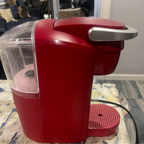 Keurig Pod Machine -RED - Picture 3 of 5